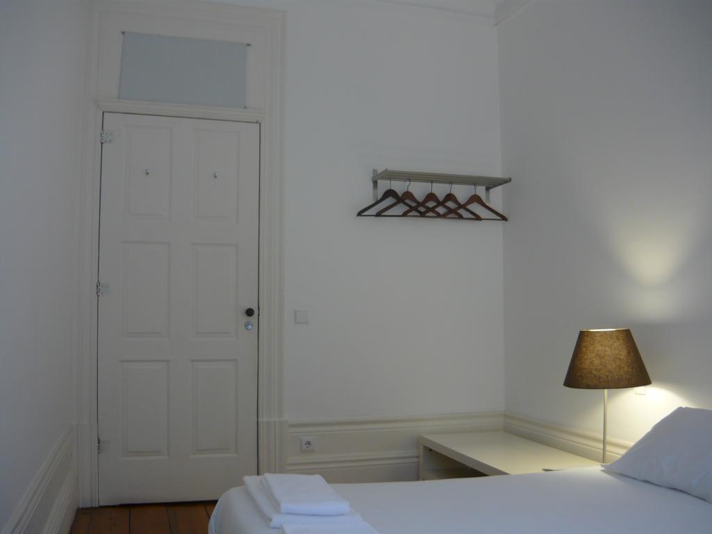 435 Almada Cosy Studio Porto Room photo